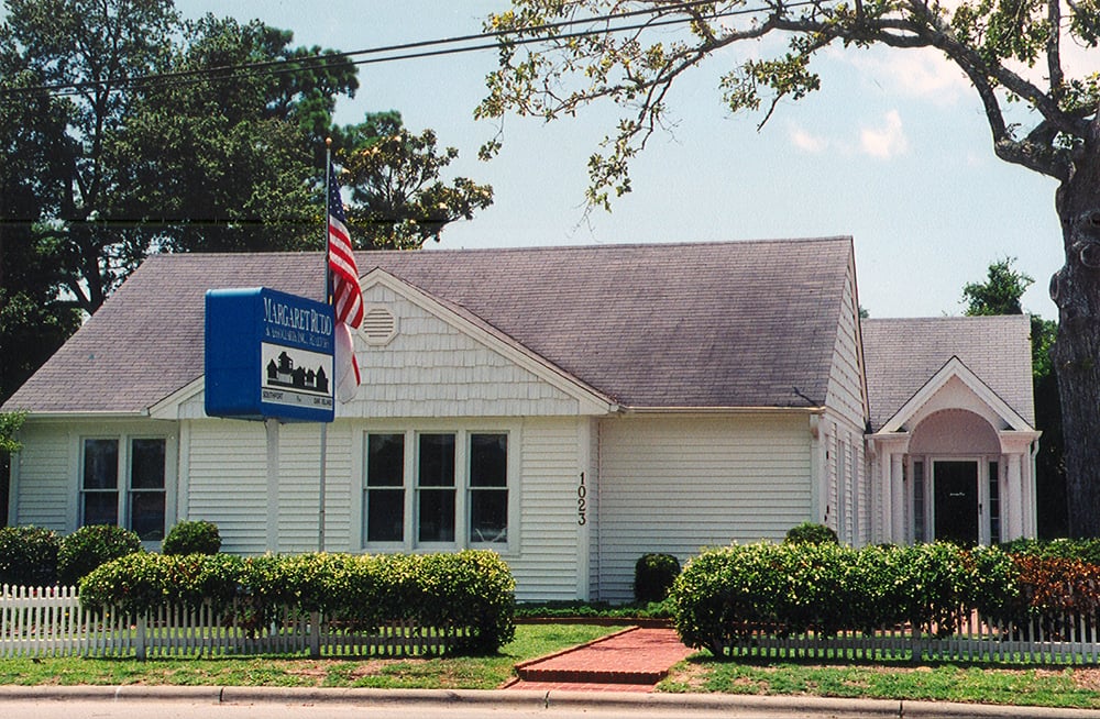 MARGARET RUDD & ASSOCIATES REALTORS 1023 N Howe St, Southport, North