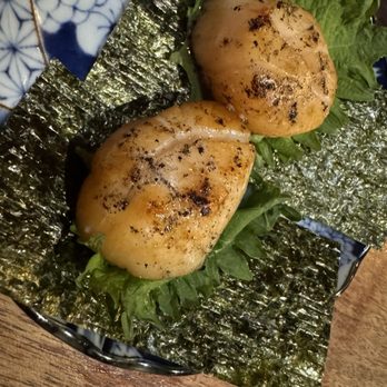 Zakkushi On Carlton - Grilled scallop on seaweed - Japanese Near Me - Toronto, Ontario Zakkushi On Carlton - Grilled scallop on seaweed - Japanese Near Me - Toronto, Ontario