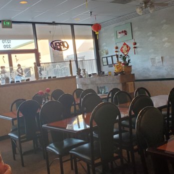 Heng's Cafe - a child sitting at a table - Chinese Near Me - Yuba City, California Heng's Cafe - a child sitting at a table - Chinese Near Me - Yuba City, California