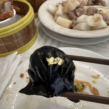 Sea Harbour - Shrimp dumplings with gold leaf. Pork ribs in black bean sauce - Seafood Near Me - Rosemead, California Sea Harbour - Shrimp dumplings with gold leaf. Pork ribs in black bean sauce - Seafood Near Me - Rosemead, California
