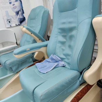 Instyle Hair & Nails - Massage chair - Nail Salons Near Me - Honolulu, Hawaii Instyle Hair & Nails - Massage chair - Nail Salons Near Me - Honolulu, Hawaii