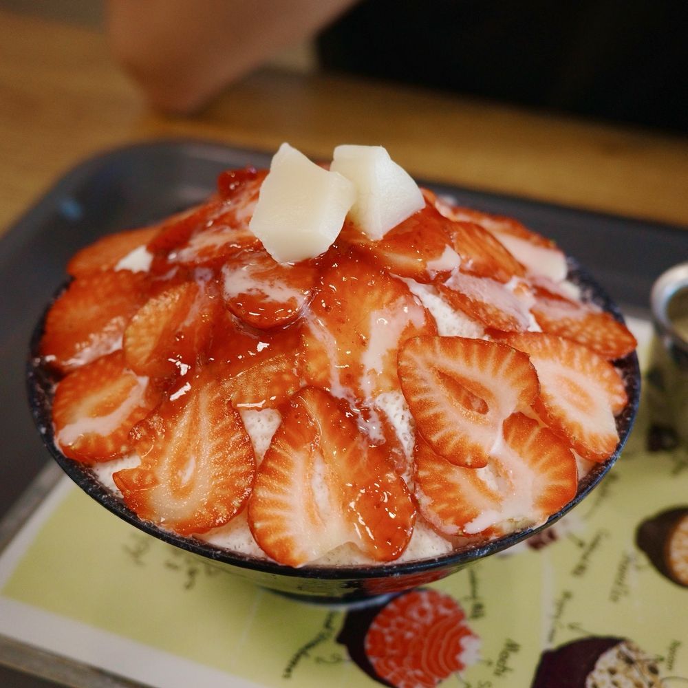 Snow Bowl - Strawberry Bingsoo - Bubble Tea Near Me - Newark, California Snow Bowl - Strawberry Bingsoo - Bubble Tea Near Me - Newark, California