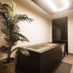 CVMPOUND - BODY. HEAT. BlueCube cold plunge that aids in recovery and fat loss.