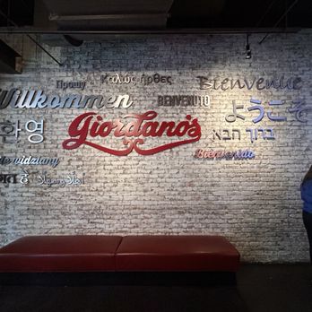 Giordano's - Pizza Near Me - Chicago, Illinois