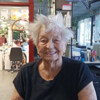 Gianna's Salon & Spa - Hair Salons Near Me - Punta Gorda, Florida