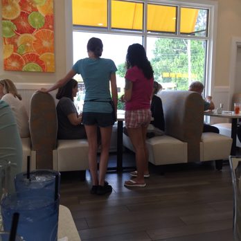 Citrus - Main waitress on the right in pink and trainee on the left. Avoid this waitress if you can and you will thank me! - American Near Me - Virginia Beach, Virginia