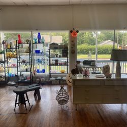 Memory Lane Vintage Mall - Booths to shop in