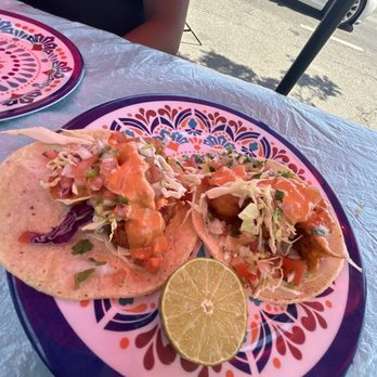 LA CURA PA'LA CRUDA - Tacos de camarón - Food Trucks Near Me - Lennox, California LA CURA PA'LA CRUDA - Tacos de camarón - Food Trucks Near Me - Lennox, California