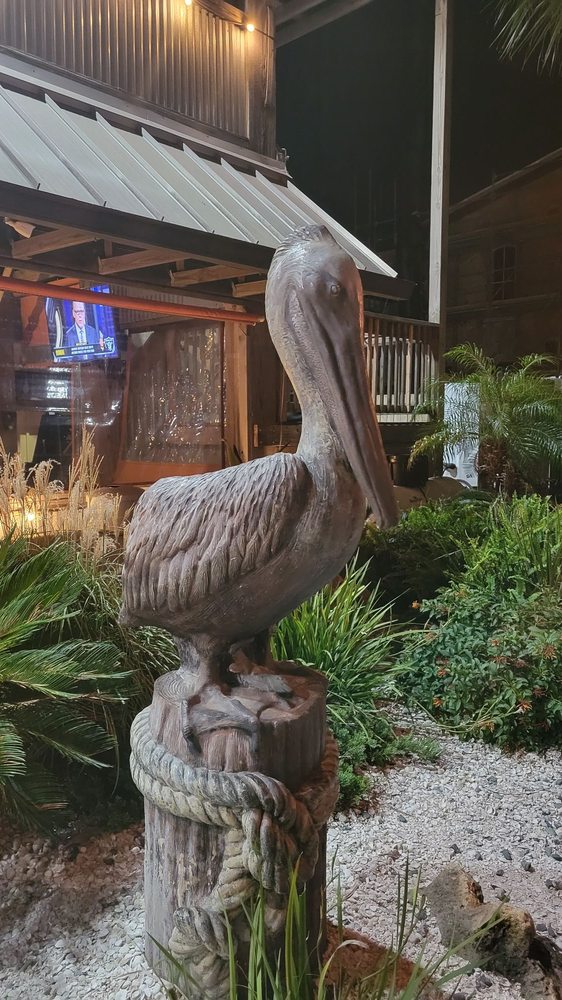 Salty Pelican Bar & Grill