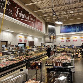 Marianos - Meat department - Grocery Near Me - Oak Lawn, Illinois