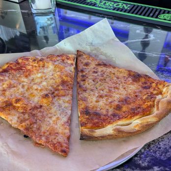 Anthony's La Piazza Prime - Cheese pizza - Italian Near Me - Raleigh, North Carolina