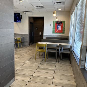 McDonald's - Inner dining area - Fast Food Near Me - Fruita, Colorado