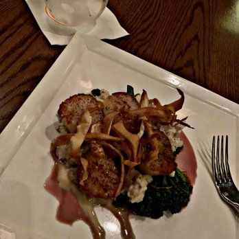 Saltine - Seared scallops - Seafood Near Me - Norfolk, Virginia Saltine - Seared scallops - Seafood Near Me - Norfolk, Virginia