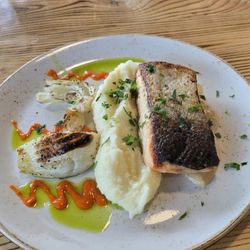 Oxbow Bar & Grill - Salmon