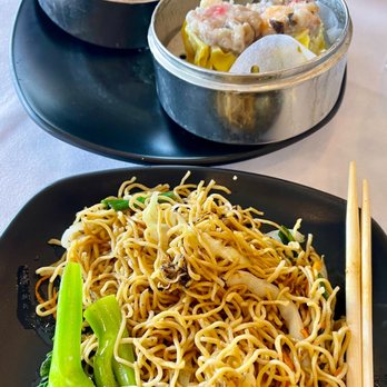 Kim Son - Dim sum - har gow, shumai, gai lan, fried noodles - Vietnamese Near Me - Houston, Texas Kim Son - Dim sum - har gow, shumai, gai lan, fried noodles - Vietnamese Near Me - Houston, Texas