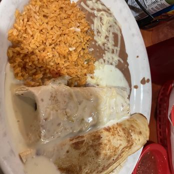 El Lago Branson On 248 - Create your own combo with rice and beans, a chicken burrito, and chicken quesadilla - Seafood Near Me - Branson, Missouri El Lago Branson On 248 - Create your own combo with rice and beans, a chicken burrito, and chicken quesadilla - Seafood Near Me - Branson, Missouri