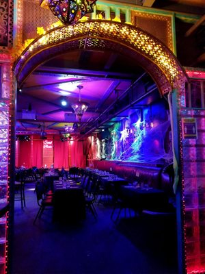 Lucky Cheng's Drag Queen Show Place by null