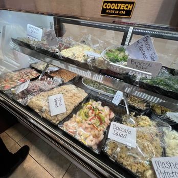 Avella’s Italian Takeout - Pizza Near Me - Middletown, Connecticut