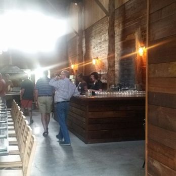 Claverach Farm - Bar for wine, a couple beer choices and 3 cocktail.choices - American Near Me - Eureka, Missouri
