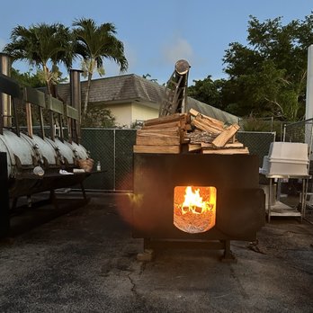 Apocalypse BBQ - BBQs - Food Trucks Near Me - Miami, Florida Apocalypse BBQ - BBQs - Food Trucks Near Me - Miami, Florida