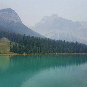 Emerald Lake - Lovely colour - Hiking Near Me - Field, British Columbia Emerald Lake - Lovely colour - Hiking Near Me - Field, British Columbia