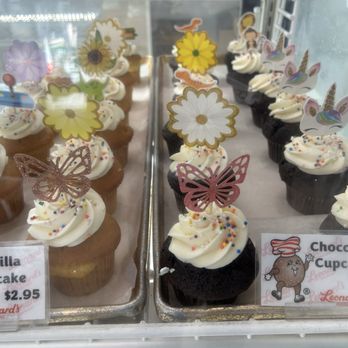 Leonard's Bakery - Cupcakes - Bakeries Near Me - Honolulu, Hawaii
