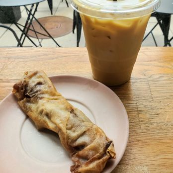 DUA DC Coffee - Pischok with Oat Pandan Cold Brew - Coffee & Tea Near Me - Washington, DC, District of Columbia DUA DC Coffee - Pischok with Oat Pandan Cold Brew - Coffee & Tea Near Me - Washington, DC, District of Columbia
