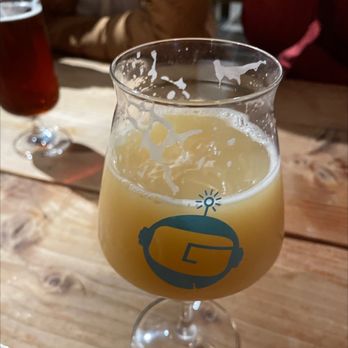 Gravity Bound Brewing - Net effect hazy IPA - Brewpubs Near Me - Albuquerque, New Mexico