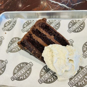 Metro Sliceteria - Chocolate cake with vanilla bean gelato - Pizza Near Me - Las Vegas, Nevada Metro Sliceteria - Chocolate cake with vanilla bean gelato - Pizza Near Me - Las Vegas, Nevada