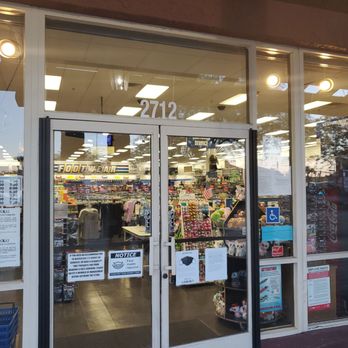 Big 5 Sporting Goods - Outside  of big 5 - Sporting Goods Near Me - Henderson, Nevada