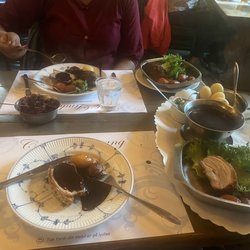 Café Lindevang - Meatballs,  gravy