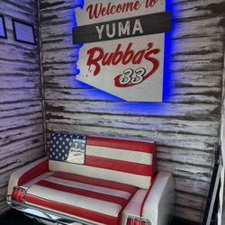 Bubba's 33
