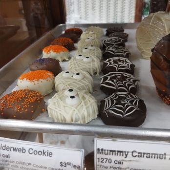 Kilwins Ice Cream - Chocolate - Fudge - Halloween coookies - Ice Cream & Frozen Yogurt Near Me - Deerfield Beach, Florida Kilwins Ice Cream - Chocolate - Fudge - Halloween coookies - Ice Cream & Frozen Yogurt Near Me - Deerfield Beach, Florida