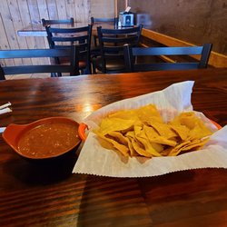 El Sol King Pollo - Chips and salsa to start things off.