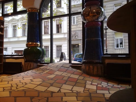 Kunst Haus Wien. Museum Hundertwasser by null