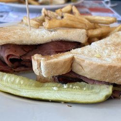 Mountain View Diner - Pastrami Hot Sandwich on white bread