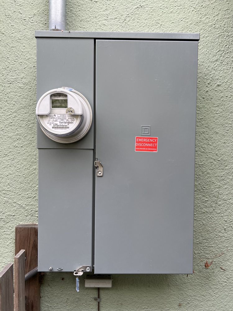 Slide of RNT Electric Solutions