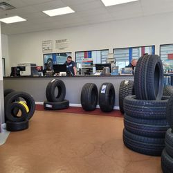 Economy Tire - The front desk..