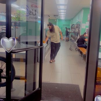 SuperClean Laundromat - When walking inside the place was clean and Norma the lady working there played upbeat jazz music - Laundromat Near Me - Fresno, California
