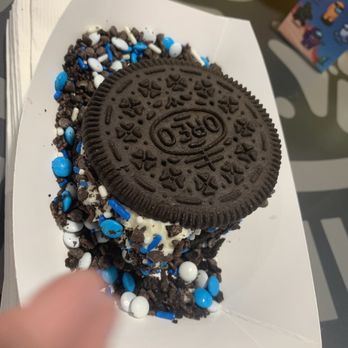Oreo Café - Oreo ice cream sandwich with 4 topping - Desserts Near Me - East Rutherford, New Jersey Oreo Café - Oreo ice cream sandwich with 4 topping - Desserts Near Me - East Rutherford, New Jersey