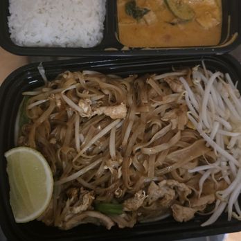 Kin Thai - Parang curry comes with rice. Pad thai. Both were with chicken! - Thai Near Me - Bakersfield, California Kin Thai - Parang curry comes with rice. Pad thai. Both were with chicken! - Thai Near Me - Bakersfield, California