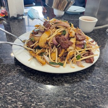 Lollibowl - Beef Chow Fun - Chinese Near Me - Sacramento, California Lollibowl - Beef Chow Fun - Chinese Near Me - Sacramento, California