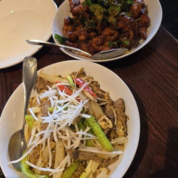 Buddha Ruksa - Crispy Garlic Chicken and southern style beef noodle - Thai Near Me - Seattle, Washington Buddha Ruksa - Crispy Garlic Chicken and southern style beef noodle - Thai Near Me - Seattle, Washington