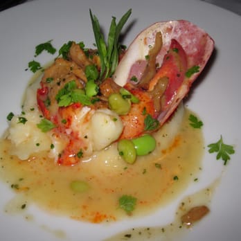 Gary Danko - Roast Maine Lobster with Potato Purée, Chanterelle Mushrooms, Corn and Tarragon - New American Near Me - San Francisco, California