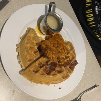 Wild Eggs - Chicken & Waffle - Breakfast & Brunch Near Me - Graymoor-Devondale, Kentucky