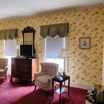 The Deerfield Inn - Room 143 Cora Carlisle - Hotels Near Me - Deerfield, Massachusetts The Deerfield Inn - Room 143 Cora Carlisle - Hotels Near Me - Deerfield, Massachusetts