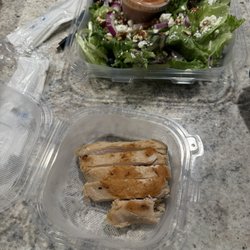 Public House Eatery - Summer salad with chicken