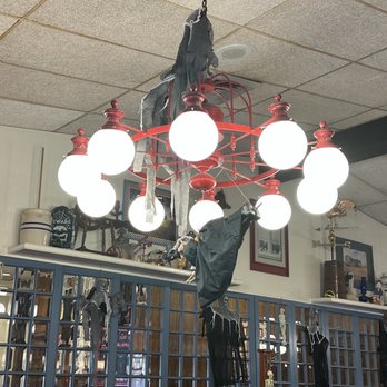 Original Pancake House - Light fixtures - Breakfast & Brunch Near Me - Southfield, Michigan