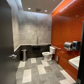 bp - TRIO Restroom - Gas Stations Near Me - Arlington Heights, Illinois