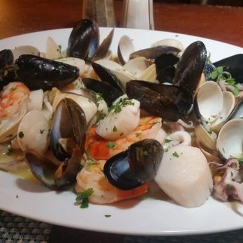 Art Basil Restaurant - Frutti del Mare - Bars Near Me - Manalapan, Florida